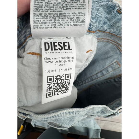 Diesel 1978 D-Akemi Wide Leg Flare Jeans Womens 24 Blue Light Wash Denim - Picture 13 of 14